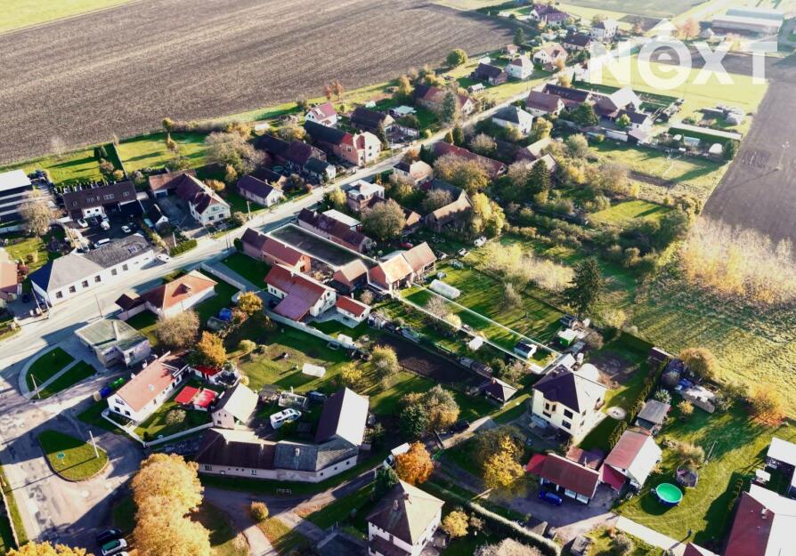 Pozemek s domkem před rekonstrukcí, 903 m²